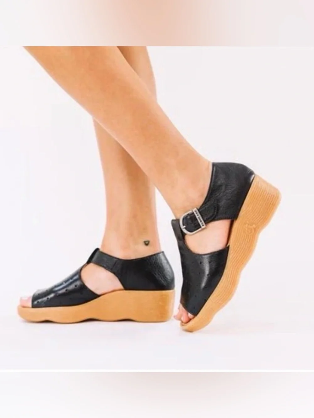 Famolare leather sandals